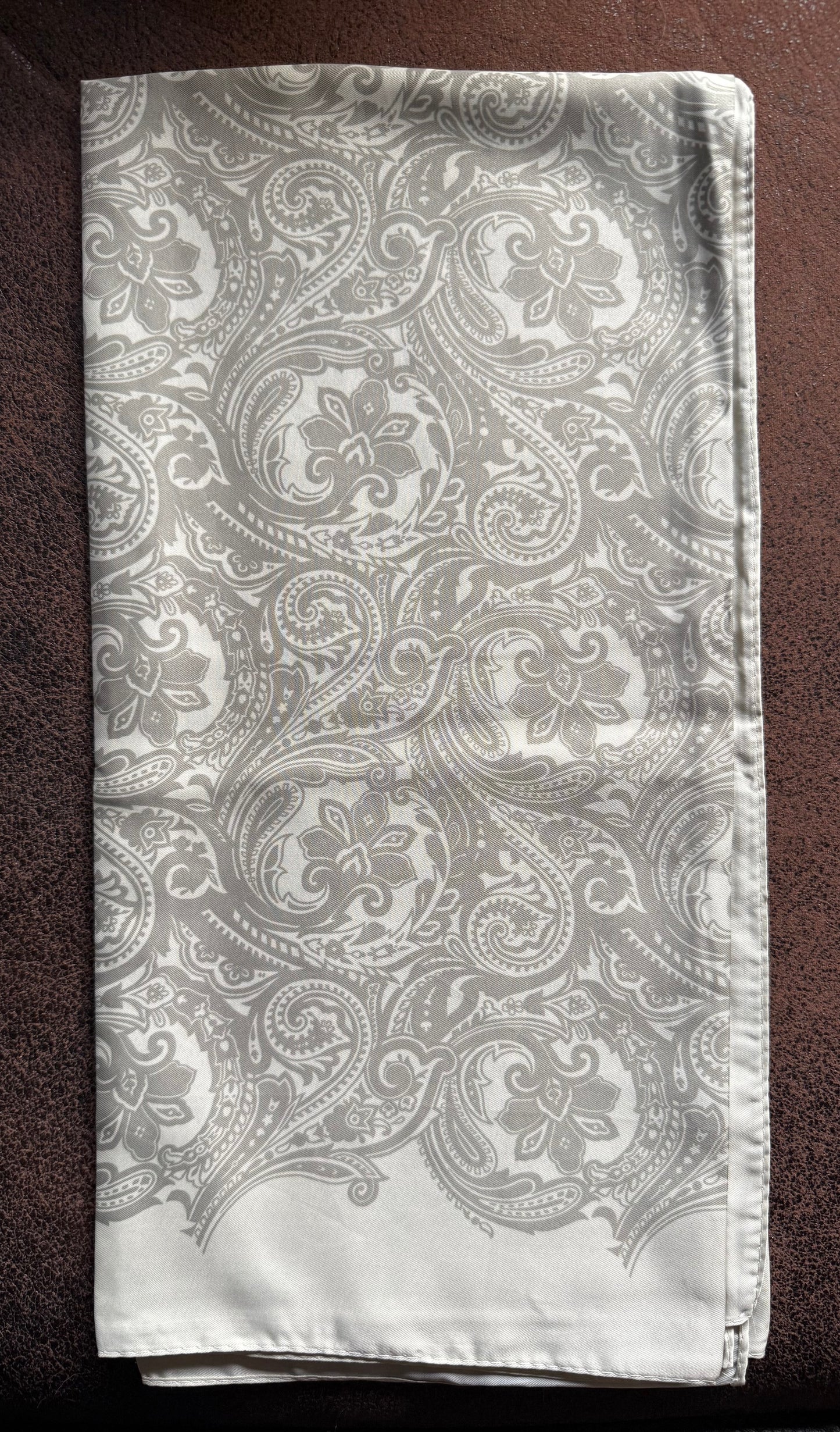 Wild Rag-Cream/Silver Paisley